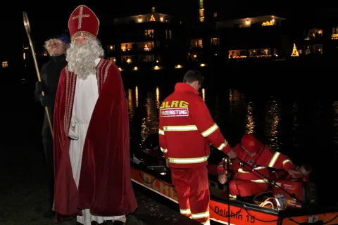 Der Nikolaus an der Nierswelle (Foto: Mona Neutzer)