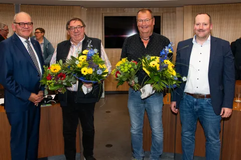 v.l.: Bürgermeister Ulrich Knickrehm, Johannes Verhoeven, Klemens Spronk und Marc Groesdonk (Foto: Torsten Matenaers)