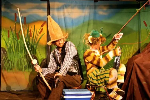 Szene aus: Petterson zeltet (Foto: Wittener Kinder- und Jugendtheater)